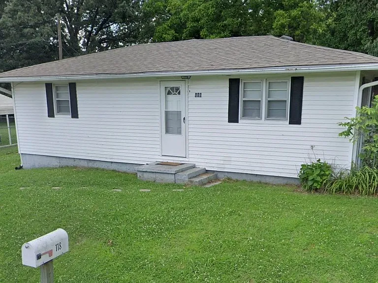 118 Bruce Cir — Photo 2