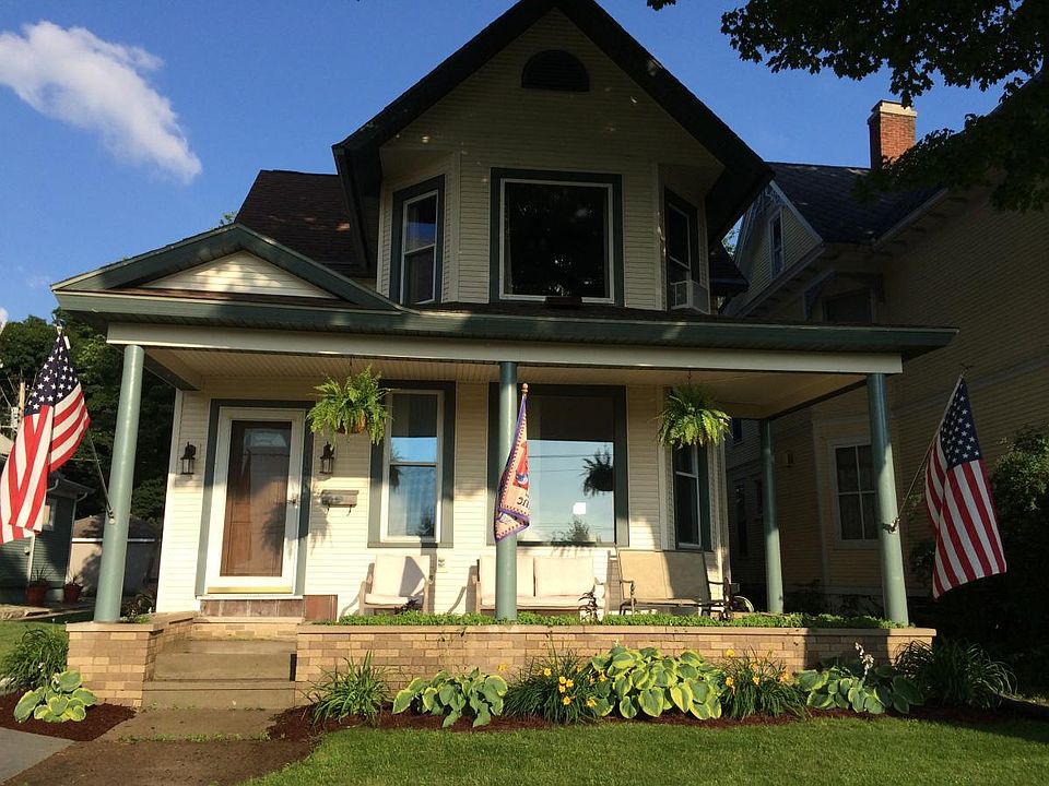 1st image of 1121 Lake Blvd