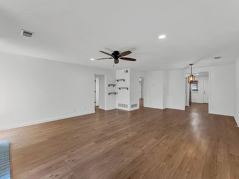 3033 SW Lydia Ave #107 — Photo 6