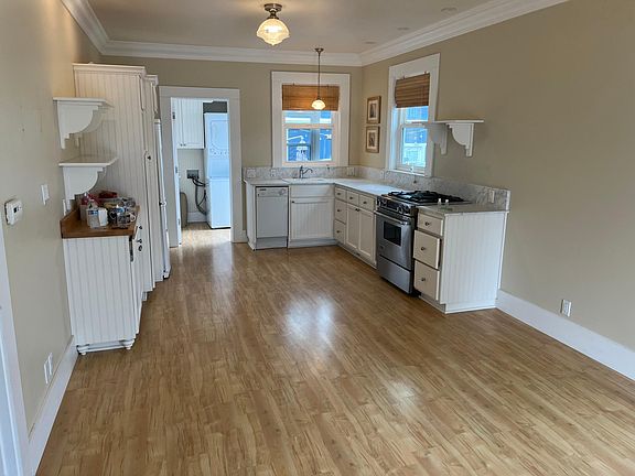3rd image of 219 Seabright Ave