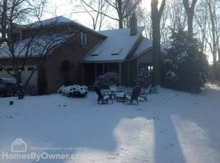 29529 Goulders Grn, Bay Village, OH 44140