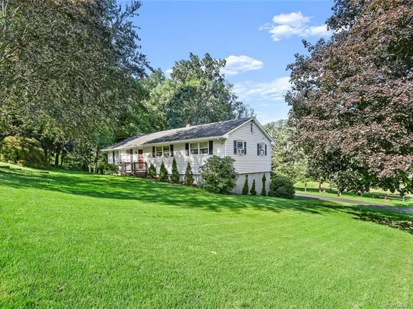 63 Tanager Lane, Trumbull, CT 06611