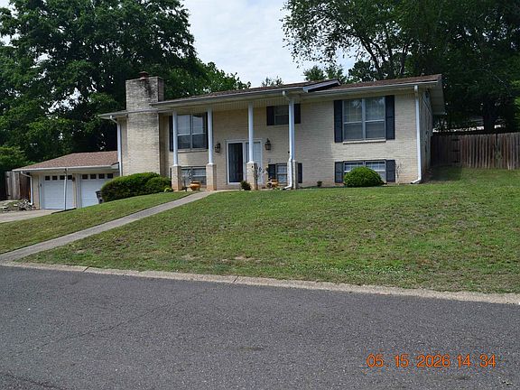 2nd image of 114 San Mateo Dr