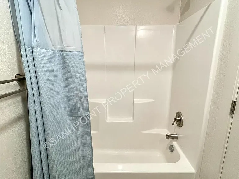 910 Poplar St — Photo 30