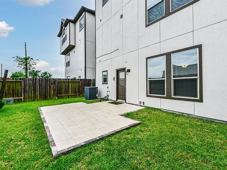 1504 Peyton Oaks Pl — Photo 5