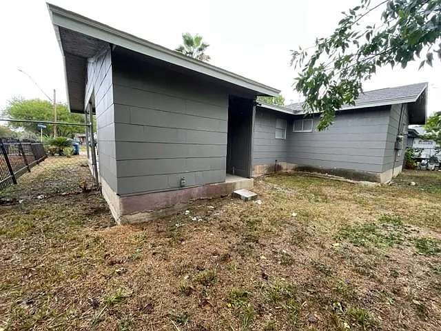 5106 Carelin Dr — Photo 25