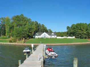 522 Ridge Rd, Hartfield, VA 23071