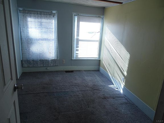18th image of 665 Dennis St