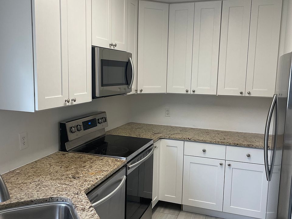 1st image of 1718 1st St #1718