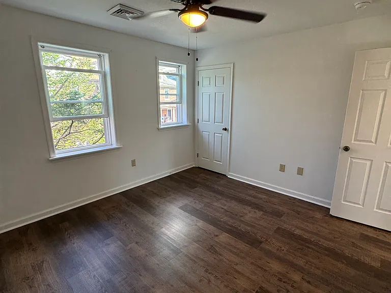 554 Hand Ave — Photo 7