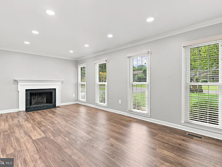 11414 Bronzedale Dr — Photo 6