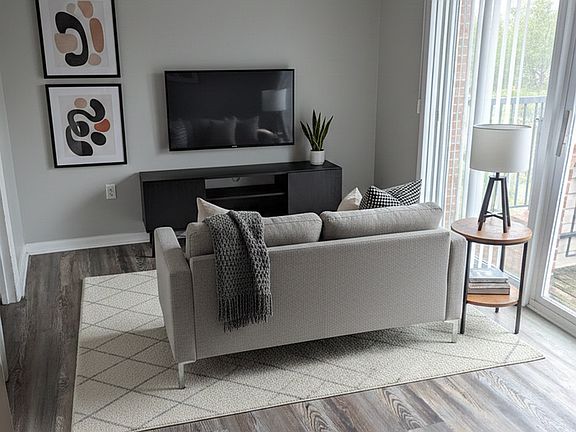 4th image of 1854 Augusta Dr Unit 32