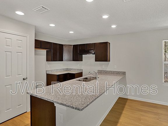 2nd image of 1328 Evergreen Ave