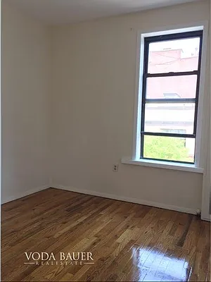 Rented by Voda Bauer Real Estate | media 16