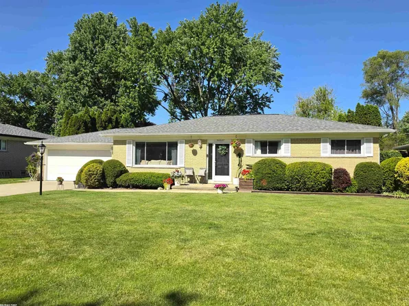 36687 Briarcliff Rd, Sterling Heights, MI 48312