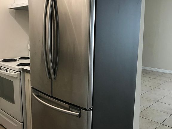 2nd image of 729 Menker Ave APT 1