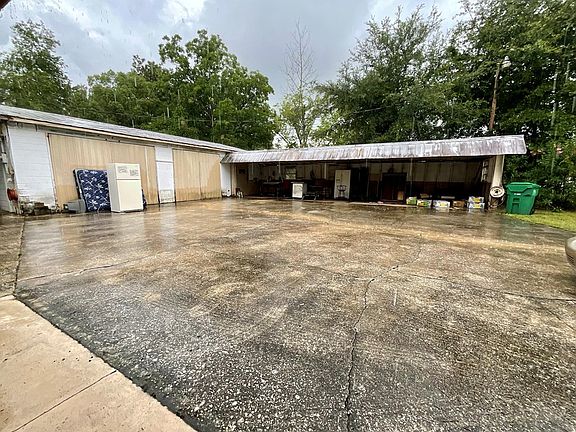 2nd image of 203 Collins Ave
