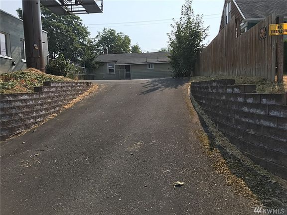 4th image of 4627 Pacific Ave
