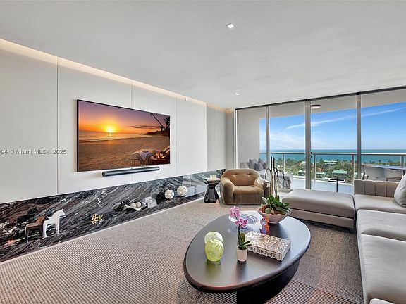 4th image of 20201 E Country Club Dr APT 1604