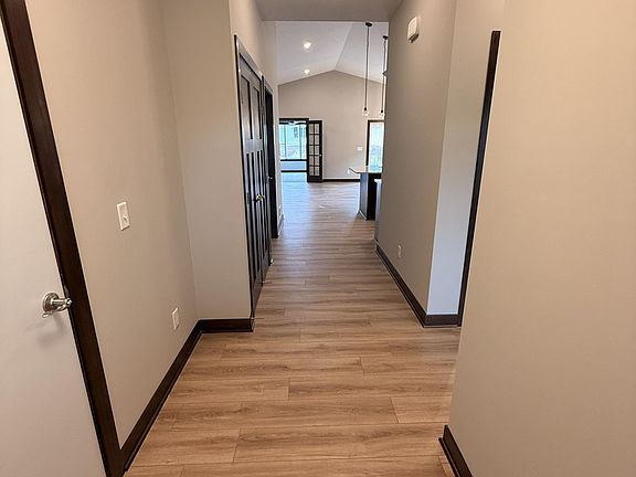 2nd image of 3112 Zuni St N
