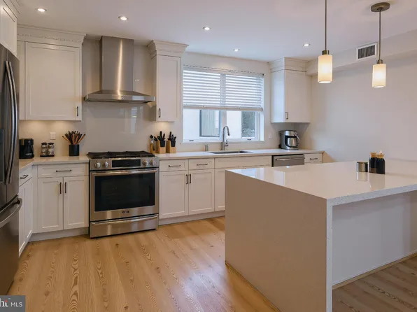 1344 S Woodstock St, Philadelphia, PA 19146