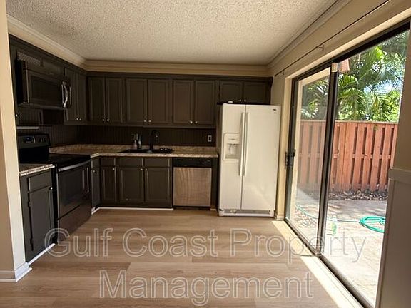 5th image of 5249 Cedarbend Dr APT 1