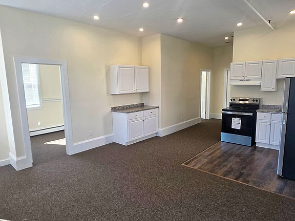 3rd image of 284 Main St APT 2