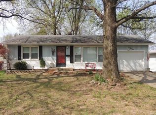 2713 El Camino Dr, Saint Charles, MO 63301
