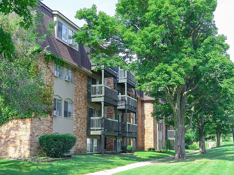 Whitehall Apartments — Photo 20