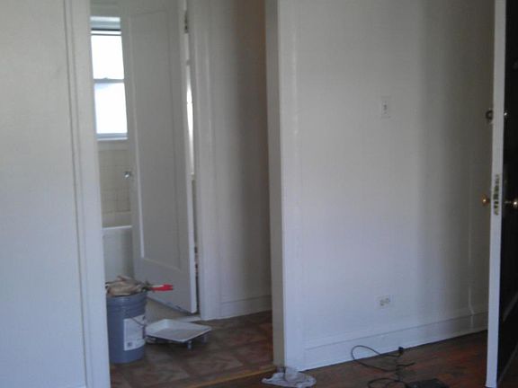 4th image of 2908 N Lawndale Ave #2