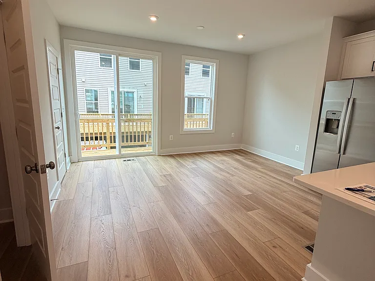 9455 Alquist St — Photo 4