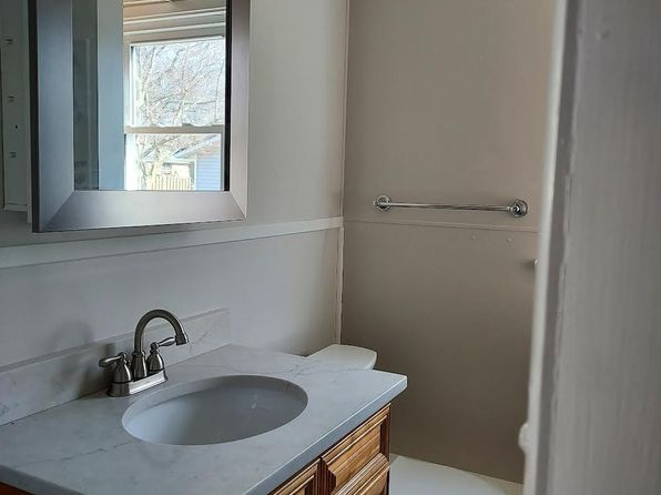 172 Bender St NE