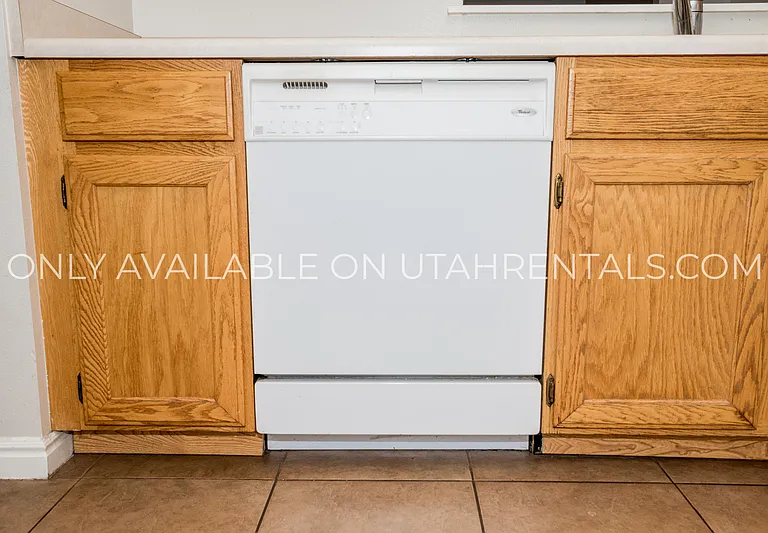 1057 S 810 E — Photo 13