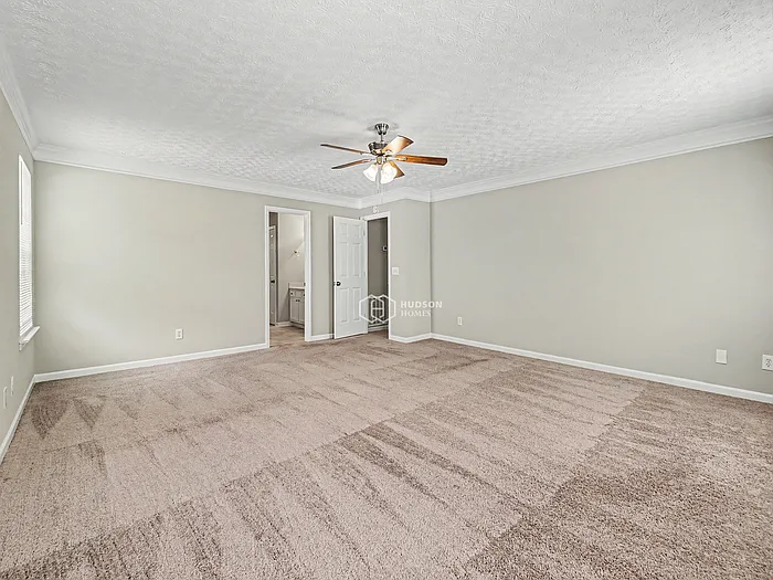 200 Picadilly Pl — Photo 12