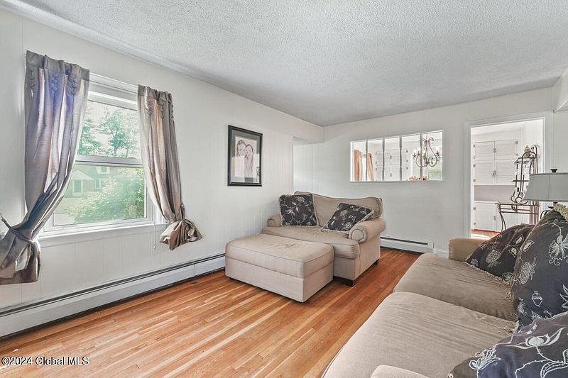 3rd image of 118 Vaughn Drive