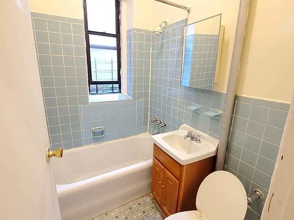 3rd image of 932 Carroll St #1EE