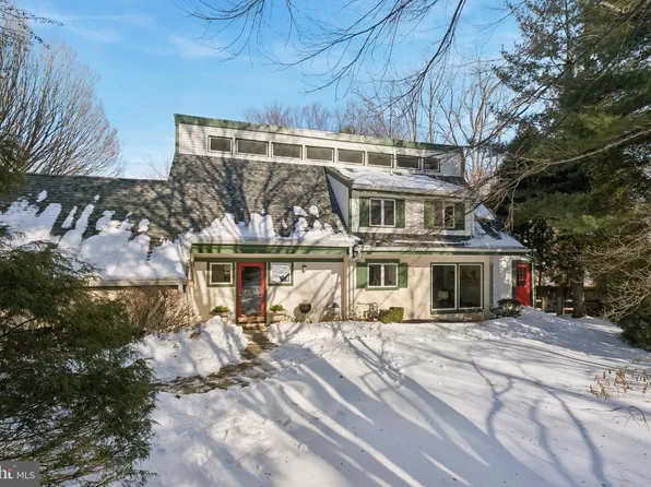 201 Rawles Run Ln, Bryn Mawr, PA 19010