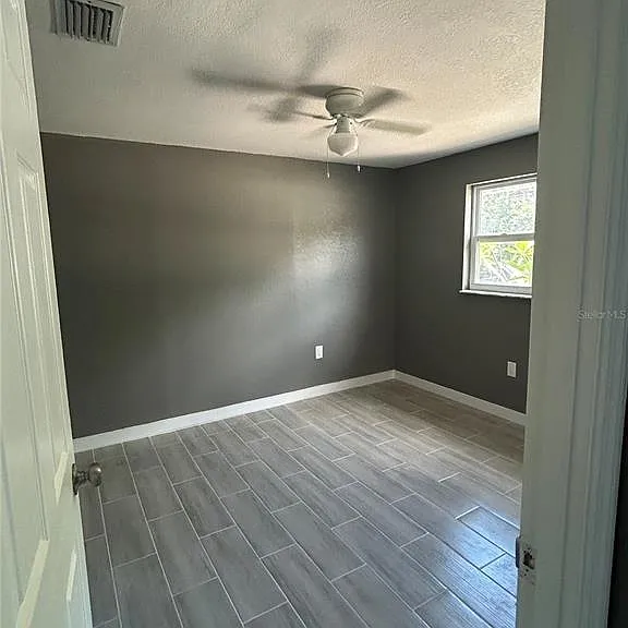 1884 Pine St — Photo 14