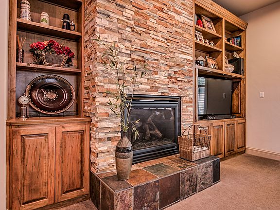 3rd image of 12715 Desert Marigold Ln NE