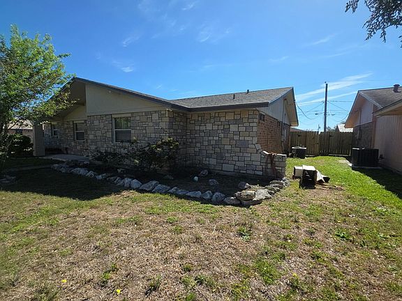 2nd image of 5822 Crestwood Dr