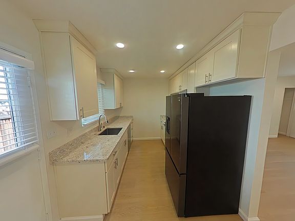 2nd image of 201 Loma Verde Ave #G