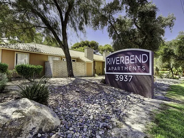 Riverbend Village — Photo 2