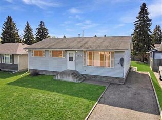 5804 E 48th St, High Prairie, AB T0G 1E0