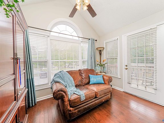 4th image of 1006 Liberty Dr Unit 1006