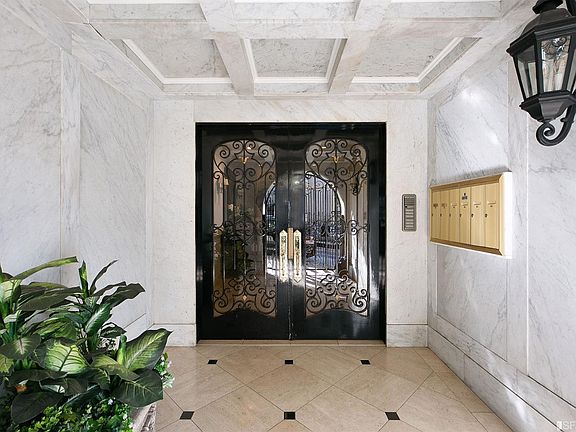 3rd image of 1224 Sacramento St APT 2