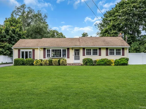 168 Cambon Avenue, Saint James, NY 11780