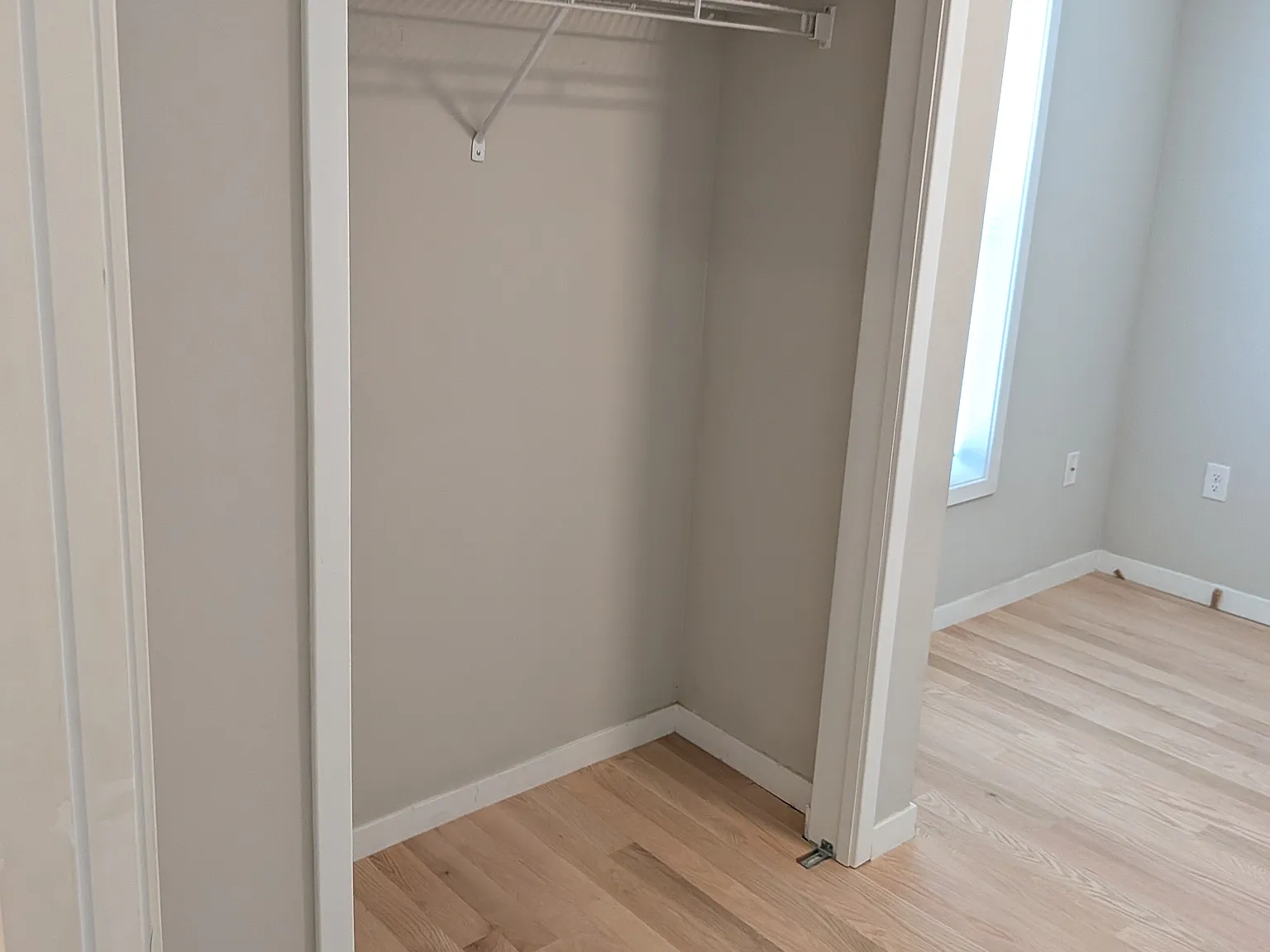 1 bed, 1300 sqft, $1,300 — Photo 4