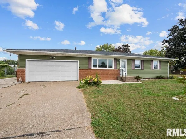1573 39th Ave, Moline, IL 61265