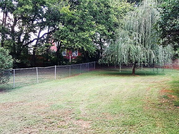 5th image of 242 Daly Dr
