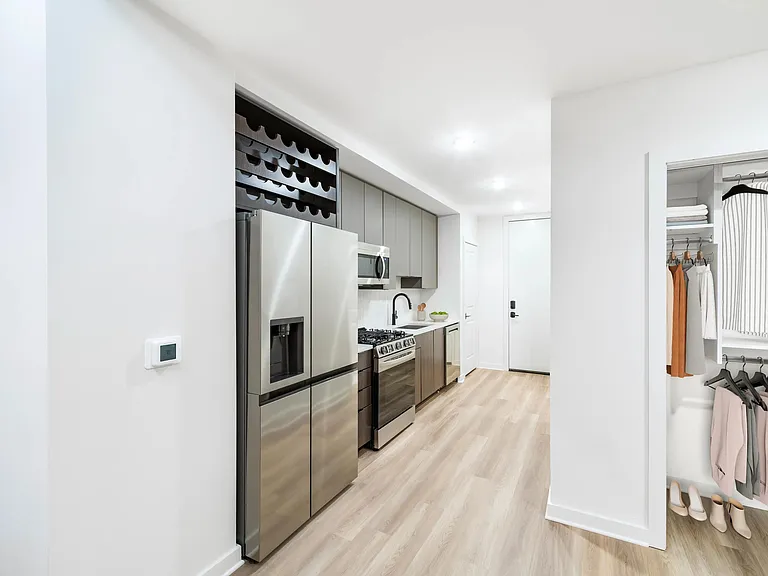 A streamlined studio home at Modera Parkside in Atlanta features efficient design and modern finishes, with Midtown dining, parks, and culture close by.
